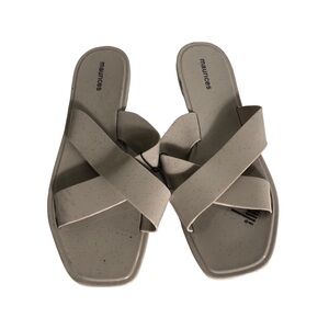 Maurice’s gray speckled plastic slide sandals Sz 10M NEW